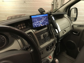 Navigationsgerät eingebaut im Mannschaftstransportwagen der Ortsfeuerwehr Kutenholz.